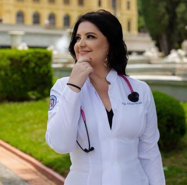 Adriana Dercath Alcantara de Araújo